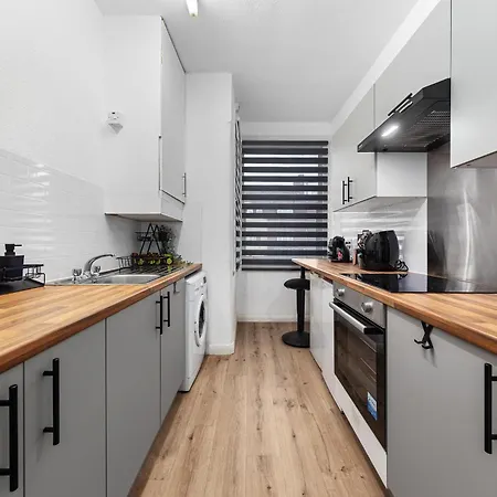 Brand New! Cosy London On Elizabeth Line - Free Parking Apartment Goodmayes