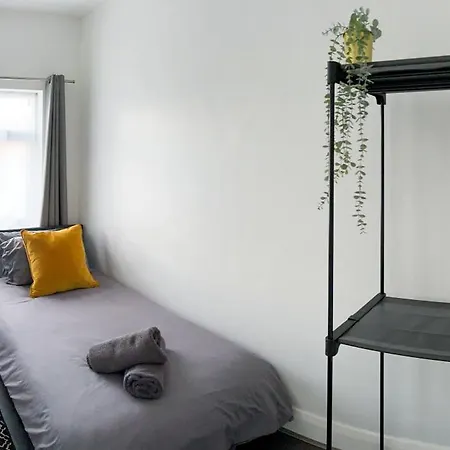Wembley Oasis: Modern Semi-detached Near Stadium