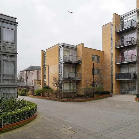 Apartment Beautiful 1 Bed With Living *