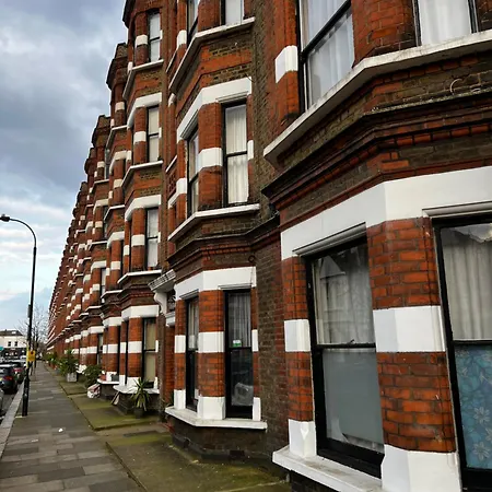 Family 2 Bedroom Flat In Fulham
