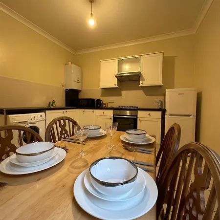 Family 2 Bedroom Flat In Fulham