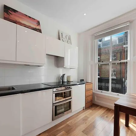 Huge 1 Bed -sleeps 4 De Lux Soho Fitzrovia