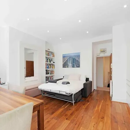 Apartment Huge 1 Bed -sleeps 4 De Lux Soho Fitzrovia London