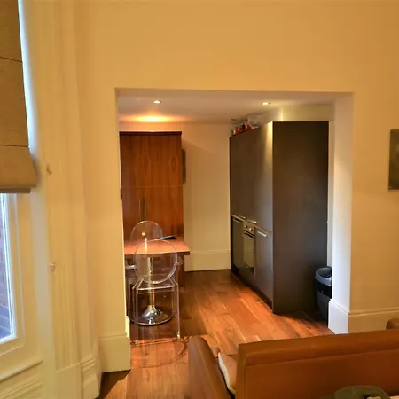 Chelsea Classic Apartment London