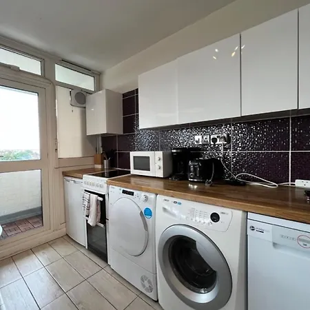 Amazing View 2 Bedroom In Abbey Road * London
