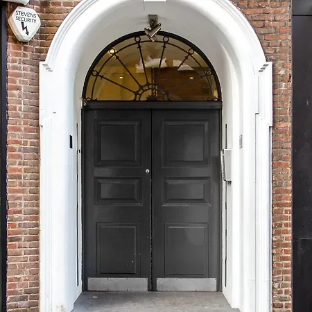 아파트 2 Bed 2 Bath Off Regent Street