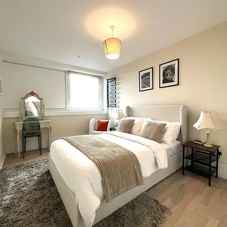 Amazing View 2 Bedroom In Abbey Road *