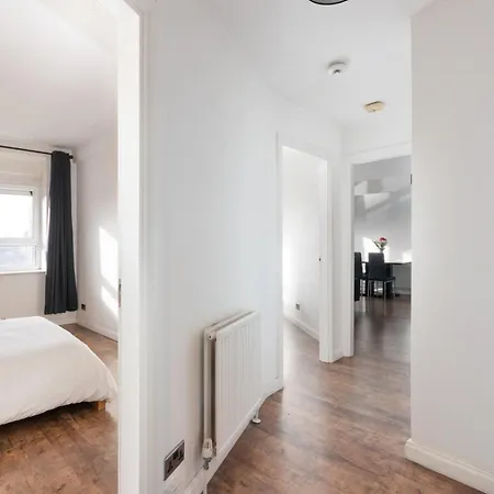 아파트 2 Bed Bethnal Penthouse *