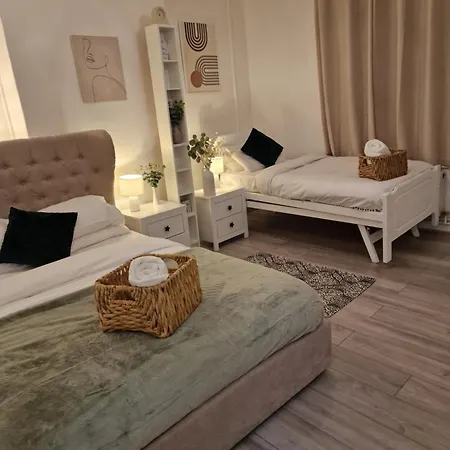 1 Bedroom Flat Apartment