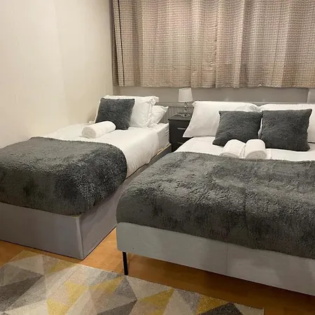 Well-preserved Cozy1br Flat In Lcy With Free Parking * London