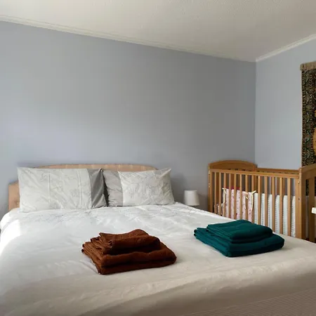 Apartment Morden Flat Close To Dlr Station With Free Parking