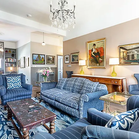 Apartment Well-designed Chelsea Flat