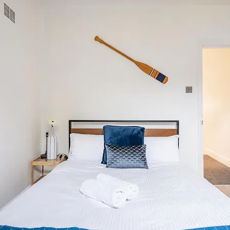 Beautiful Garden Flat Near Chelsea