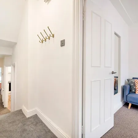 Beautiful Garden Flat Near Chelsea Apartment *