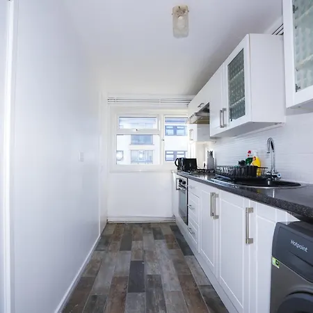 1 Bed Flat Tottenham Hale N17