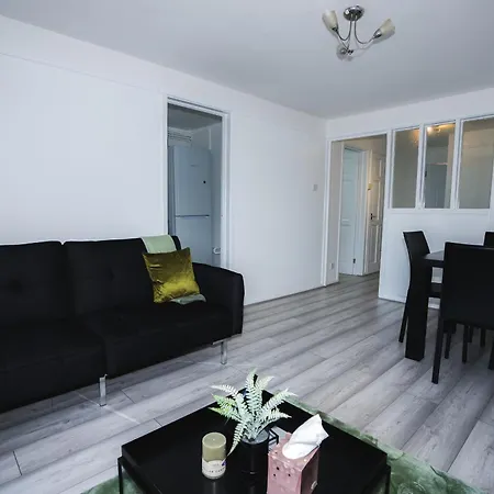 1 Bed Flat Tottenham Hale N17 * London