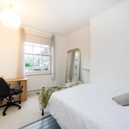 2-bed In The Heart Of Camden London