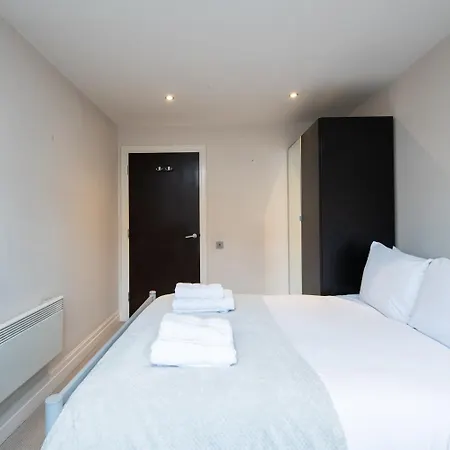 2 Bedroom Flat In Shoreditch *