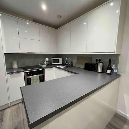 Appartamento Stunning 3br Maisonette In Brixton Londra