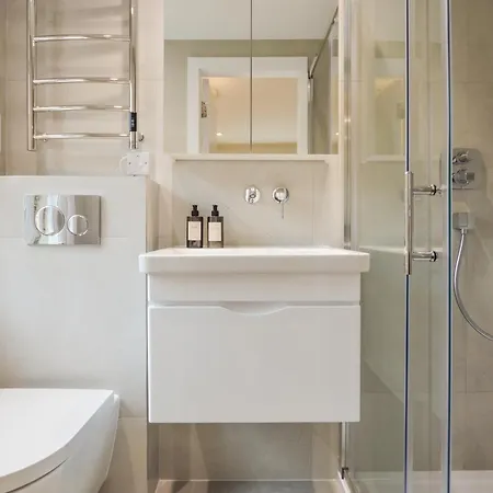 Split Level At West Hampstead By Concept