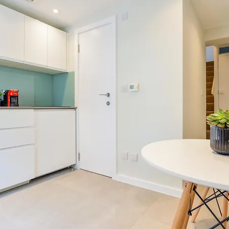Apartment Split Level At West Hampstead By Concept *