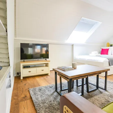 Apartment Split Level At West Hampstead By Concept