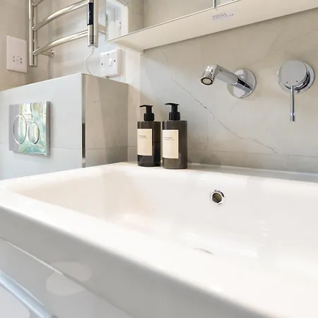 Apartment Split Level At West Hampstead By Concept London