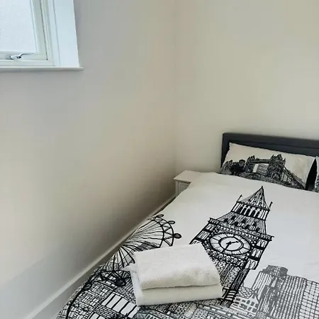 Shoreditch Free Parking Apartment