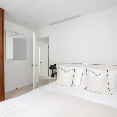 Holiday home Luxury Mayfair Townhouse With Ac 3br 3ba *
