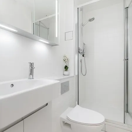 Luxury Mayfair Townhouse With Ac 3br 3ba London