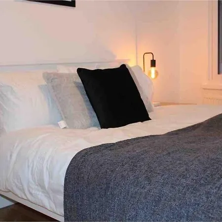 Very 2 Bed In Fulham London