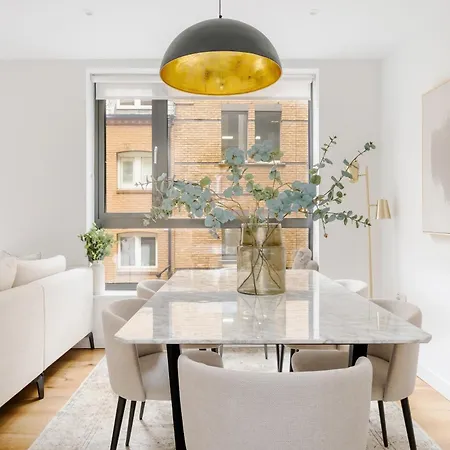 Holiday home Luxury Mayfair Townhouse With A/c 3br 3ba *