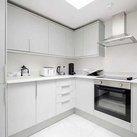 Luxury Mayfair Townhouse With A/c 3br 3ba * London