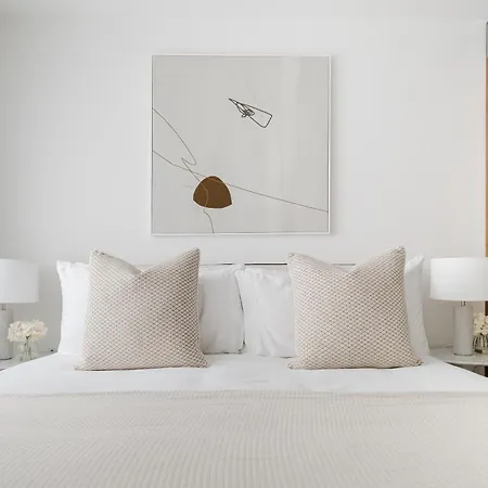 Luxury Mayfair Townhouse With A/c 3br 3ba