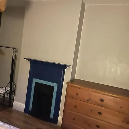 Large Double Next To Elisabeth Line Homestay *