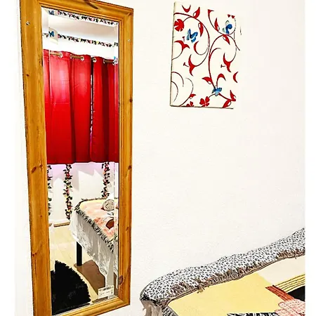 Homestay Excellent Double In Cheap Rate Around *