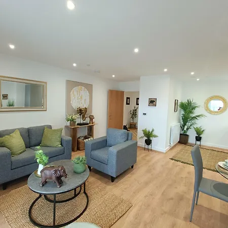 Snuggle Inn: Riverside With Thames Views * London