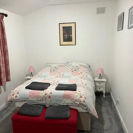 Lovely 1 Bedroom Flat In Quiet Wimbledon * London