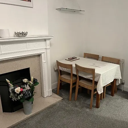 Lovely 1 Bedroom Flat In Quiet Wimbledon London