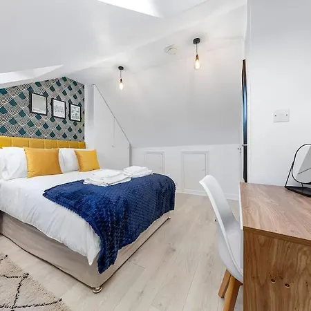 The Holloway Suite- Longterm 15% Off Sleeps4 *