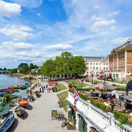 شقة Luxury 2 Bed Vauxhall, Balcony, Sleeps 4, - Open For Business Stays, Long Stays, Families Relocating لندن