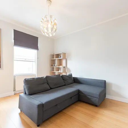 Special Offer! Bright & - Up To 4 Apartment *