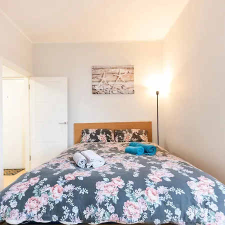 Special Offer! Bright & - Up To 4 * London