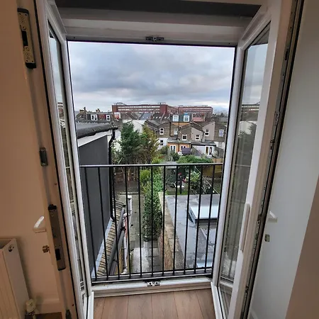 5br Retreat - Walk To Tube, Explore *