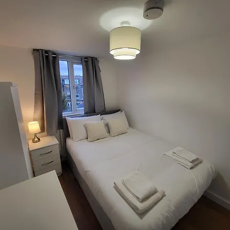 Apartment 5br Retreat - Walk To Tube, Explore London