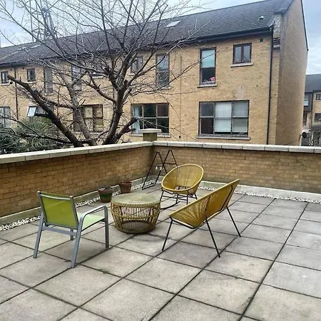 Flat In - Close To Excel Apartment London