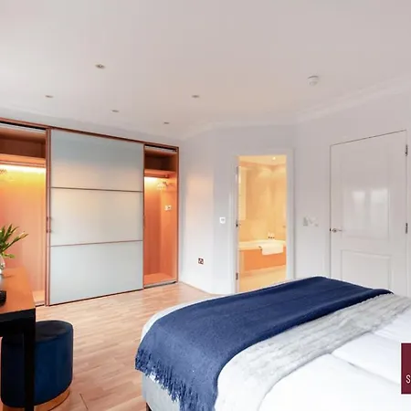 Apartment Richmond - 5 Bedroom Townhouse With Parking & Garden *