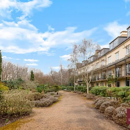 Richmond - 5 Bedroom Townhouse With Parking & Garden * London