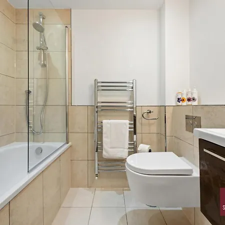Richmond - 1 Bedroom - With Garden