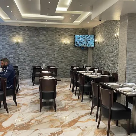 Stunning 1-bedroom Penthouse In Marble Arch 72 شقة